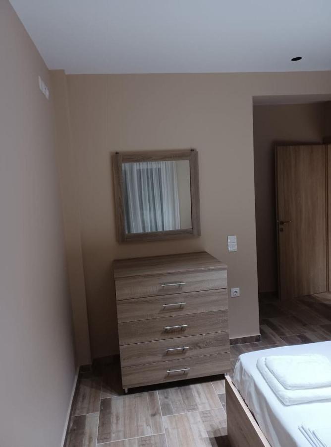 Ladenis Studios Nea Plagia Buitenkant foto