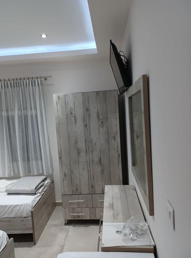 Ladenis Studios Nea Plagia Buitenkant foto