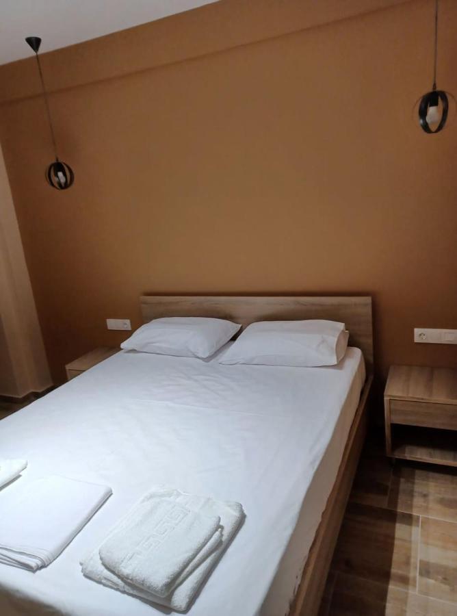 Ladenis Studios Nea Plagia Buitenkant foto